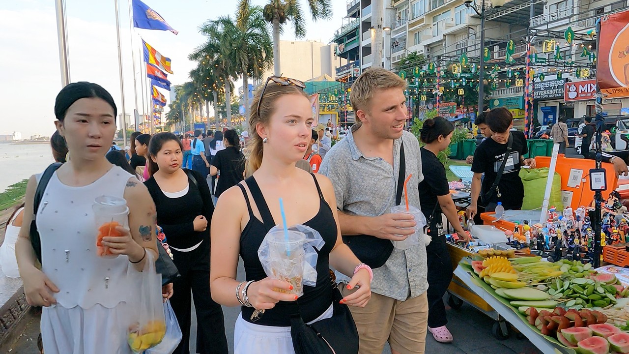 Inside PHNOM PENH’s Most Lively Street Food Paradise at Walk Street and Royal Palace CAMBODIA