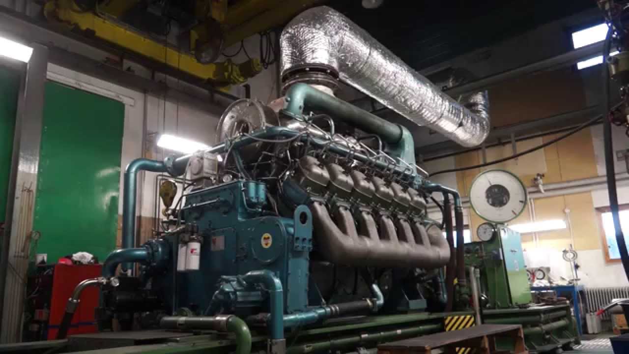 Hedemora Diesel V12B i provbänk (7,27 liter per cylinder)