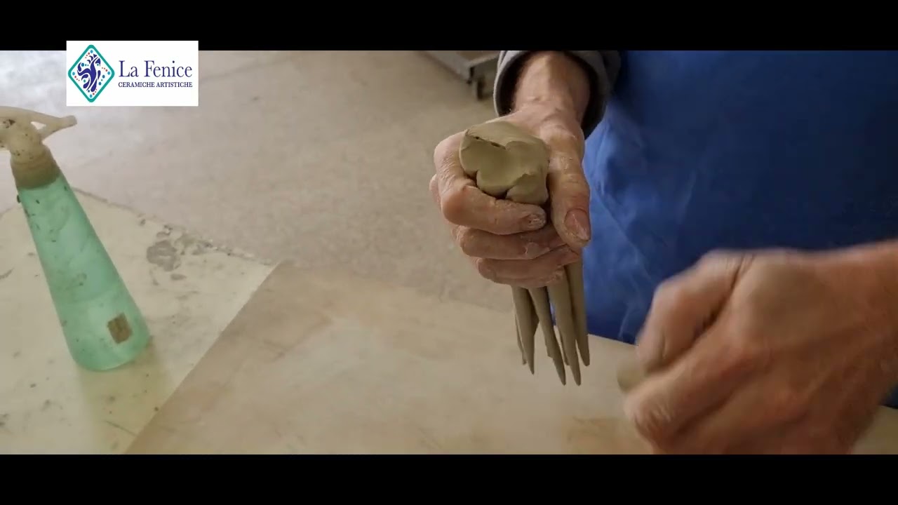Ceramica La Fenice Vietri sul Mare. Francesco Marciano crea un polipo.