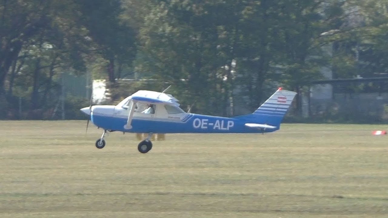 Punitz Flug Cessna 150 touch & go at Graz Airport | OE-ALP