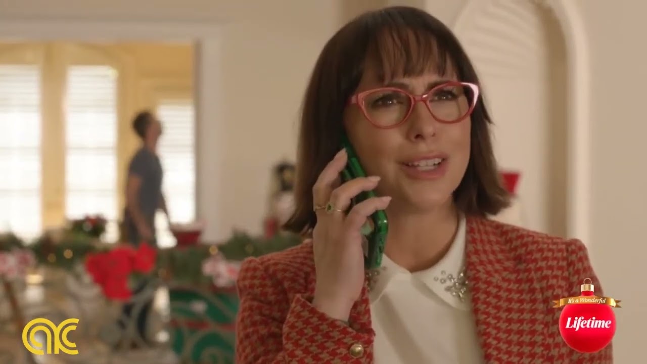 The Holiday Junkie with Jennifer Live Hewitt