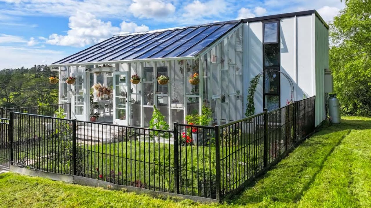 Amazing Luxury Tiny Home with Stunning Conservatory