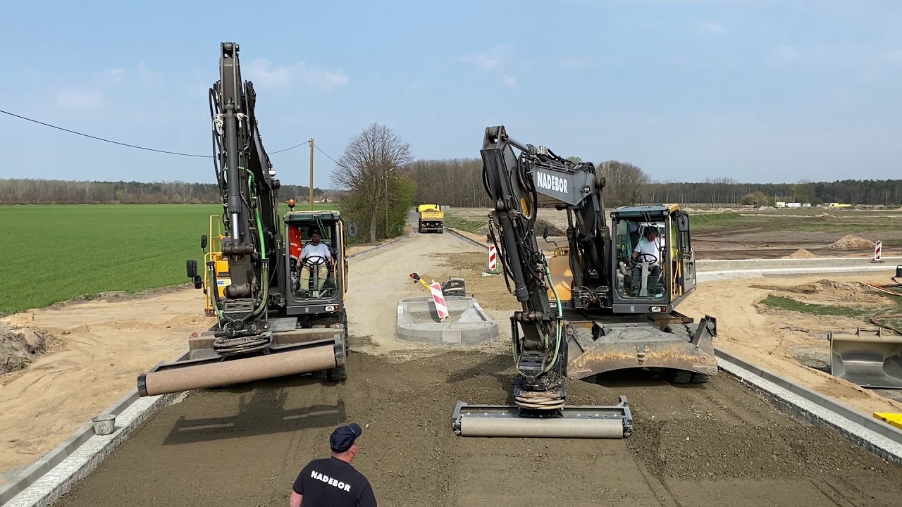 Volvo EW160/EW180 with Steelwrist