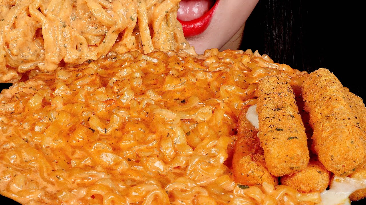 ASMR CHEESY CARBO FIRE NOODLES + 뿌링클 치즈스틱 먹방 BBURINKLE CHEESE STICKS MUKBANG EATING SOUND