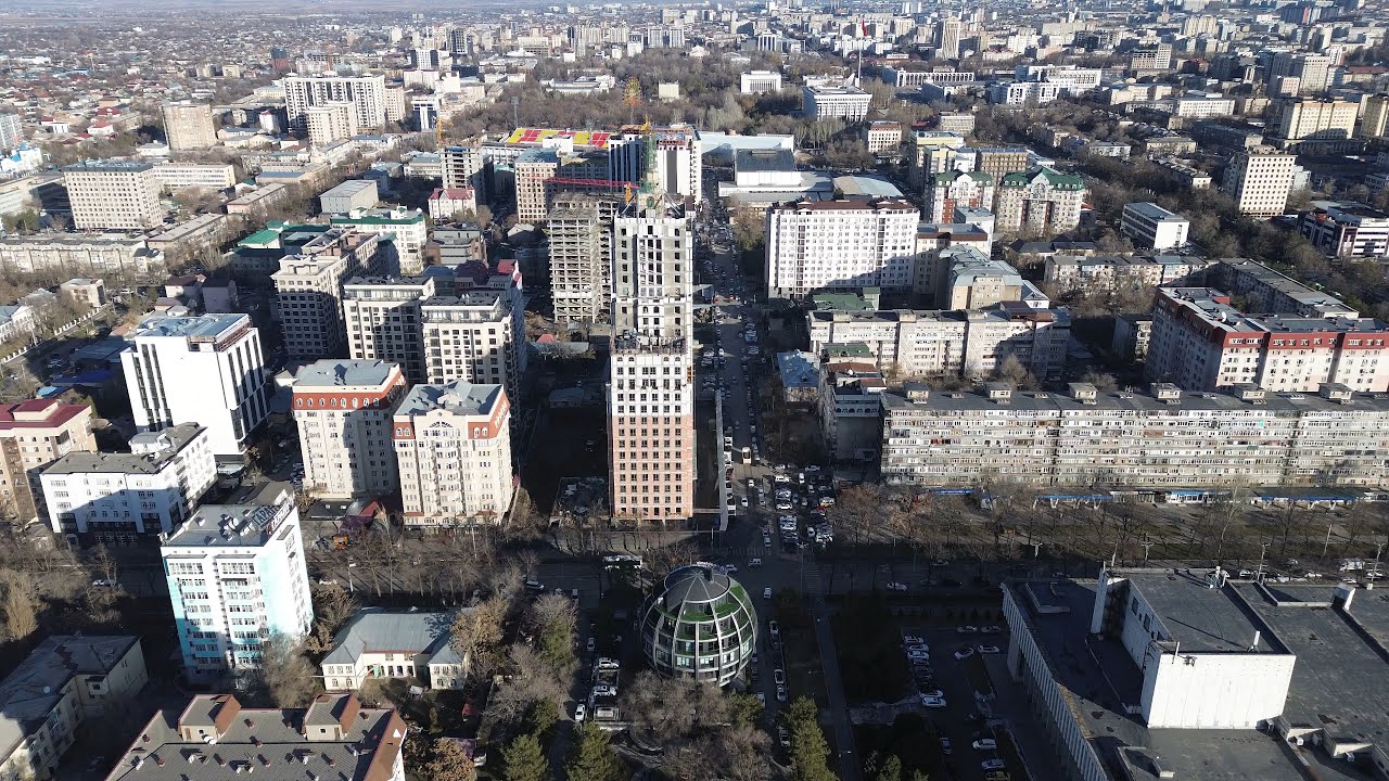 Улица Рыскулова, Бишкек. Вид с дрона. 