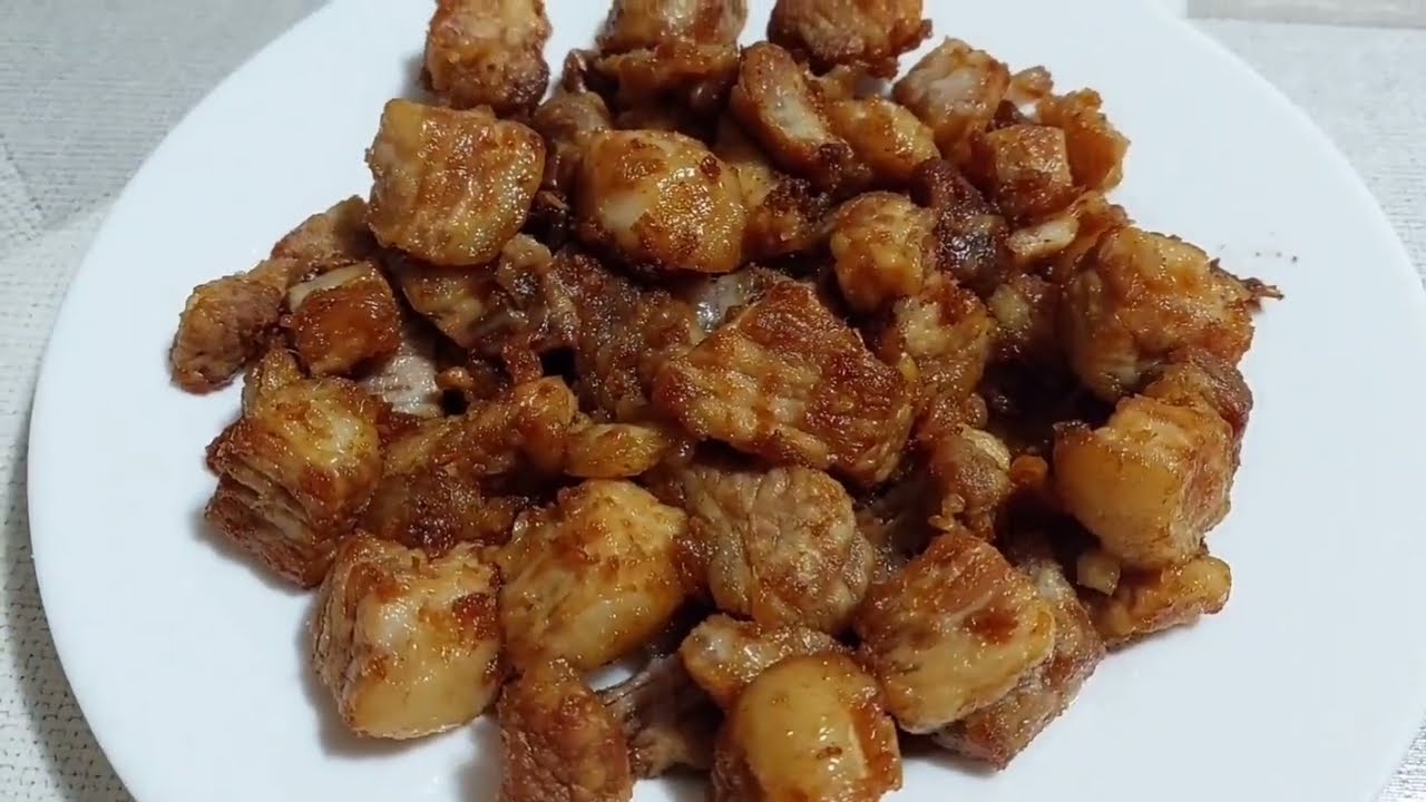 Jumări de porc, fleică, slănină, untură, carne, casă, crocante, tradiționale.  @constantin0319