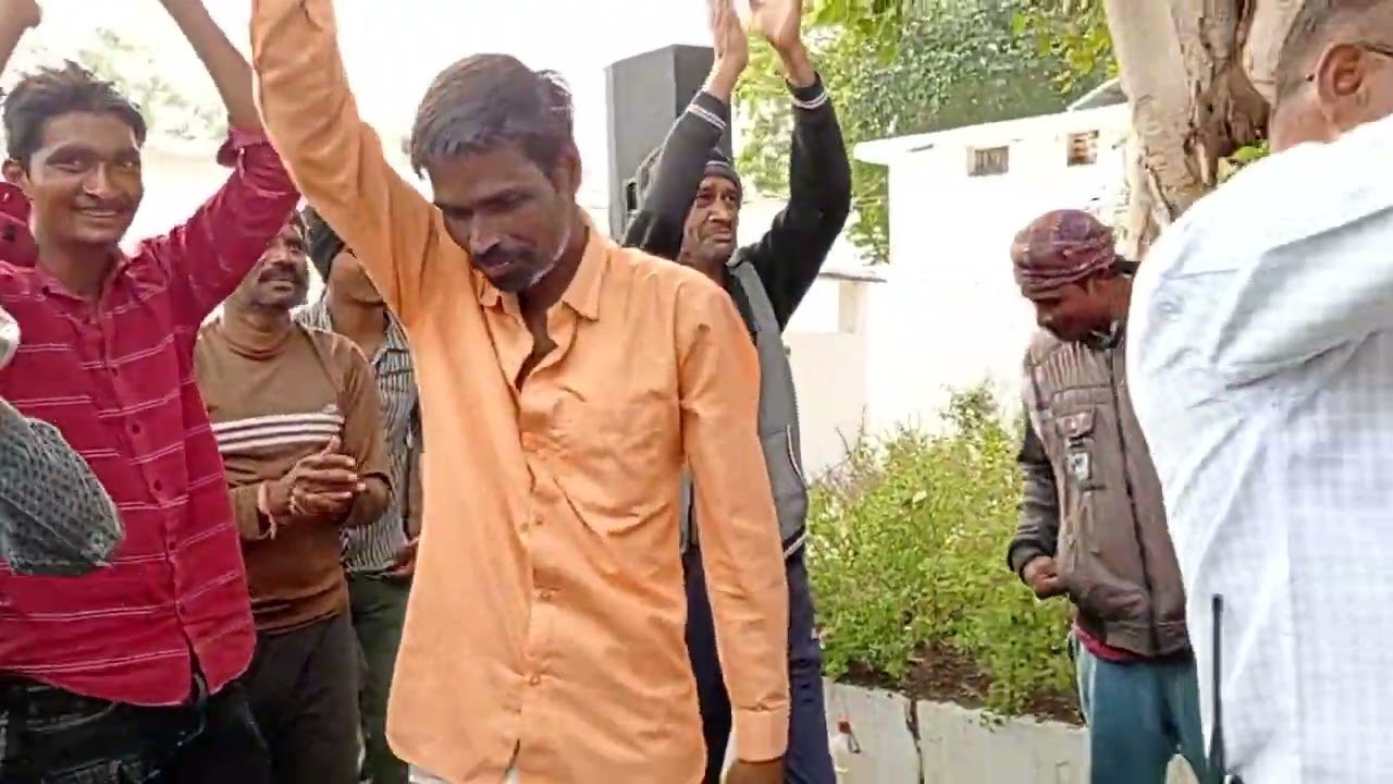 मय से मीना से न साक़ी से... सुरेश गर्ग एवं अलीज़ा खान 