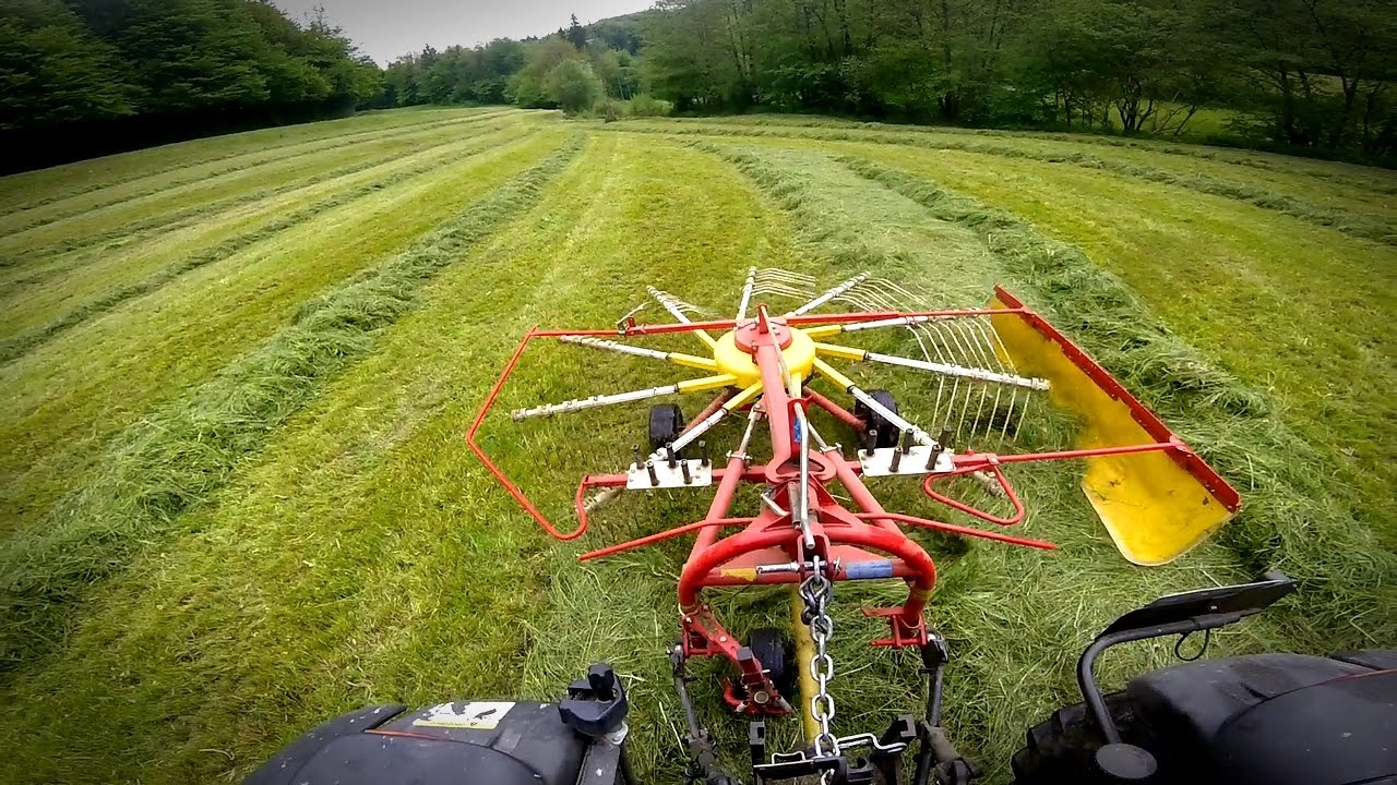 Silage 2017 - Raking