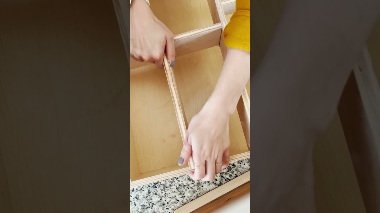 This DIY silverware drawer organizer is a game changer in my kitchen! 🙌🏻 #organizedhome