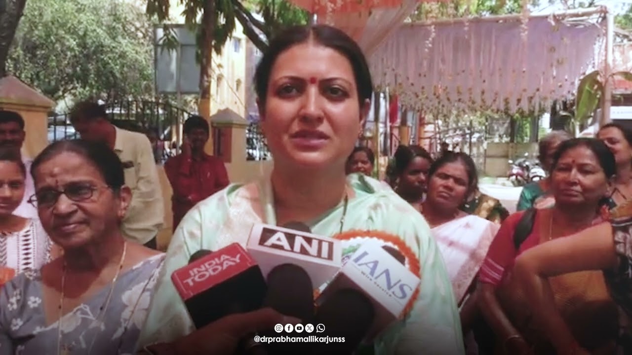 ವಿವಿಧ ವಿಷಯಗಳ ಕುರಿತು ಮಾಧ್ಯಮಗಳೊಂದಿಗೆ ಮಾತನಾಡಿದ ಸಂದರ್ಭ...