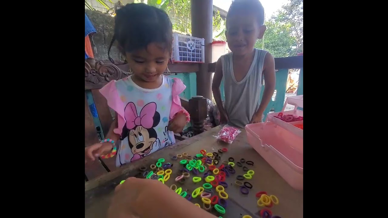 Apo Ko Natuwa at Nagpasalamat Kay Tita Jane! | Regalo ng Mga Ipit at Lagayan