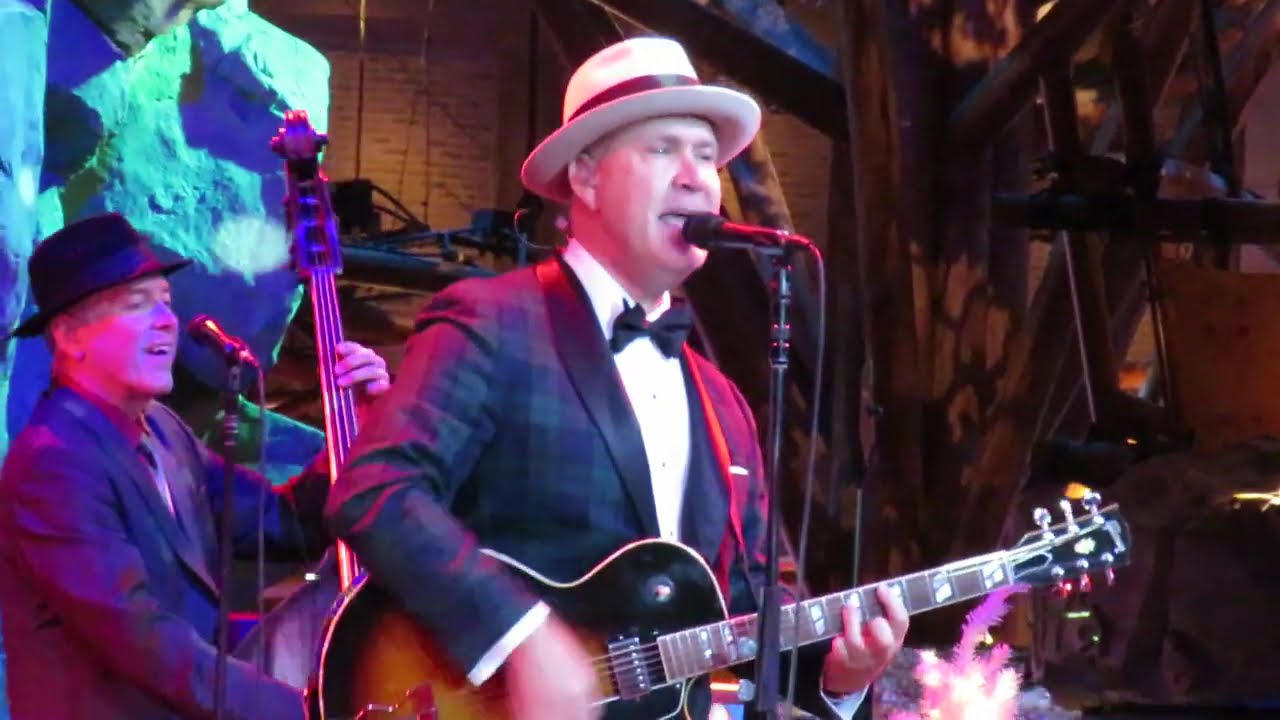 Big Bad Voodoo Daddy - Run Rudolph Run (Chuck Berry) - 12/19/25 - Mohegan Sun - Wolf Den - CT