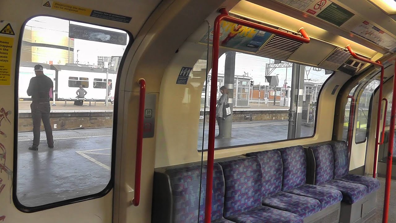 Full Journey On The Central Line From Ealing Broadway to Woodford Via Hainault
