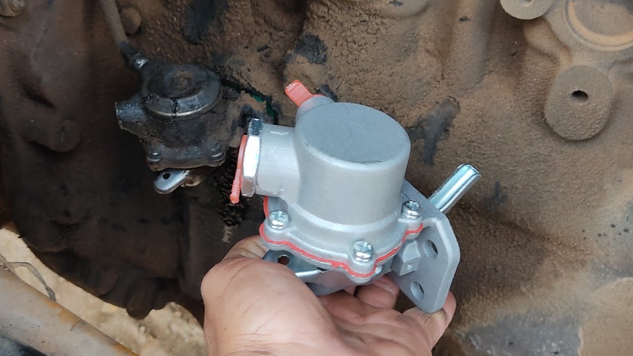 Como trocar a bomba auxiliar do diesel da retro escavadeira jcb 3c