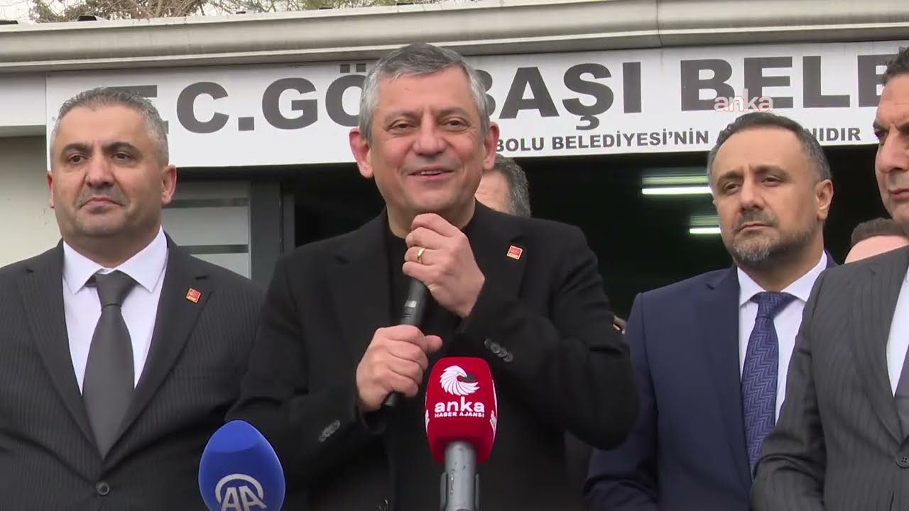 CHP Genel Başkanı Özgür Özel, Gölbaşı Belediyesi önünde açıklama yapıyor / Adıyaman #Canlı