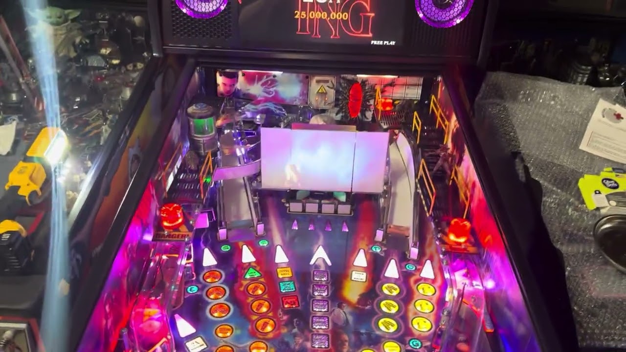 Обзор модов Medisinyl — Stranger Things Pinball World Under Glass + Figures
