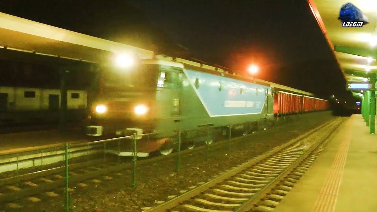 LE5100KW 40-1081-1 & Marfar Constantin Grup Feright Train in Gara Sinaia Station - 24 October 2019