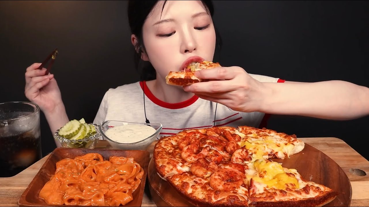 Mukbang spicy buldak noodle & giants pizza pepperoni big bites asmr compilation voll 30