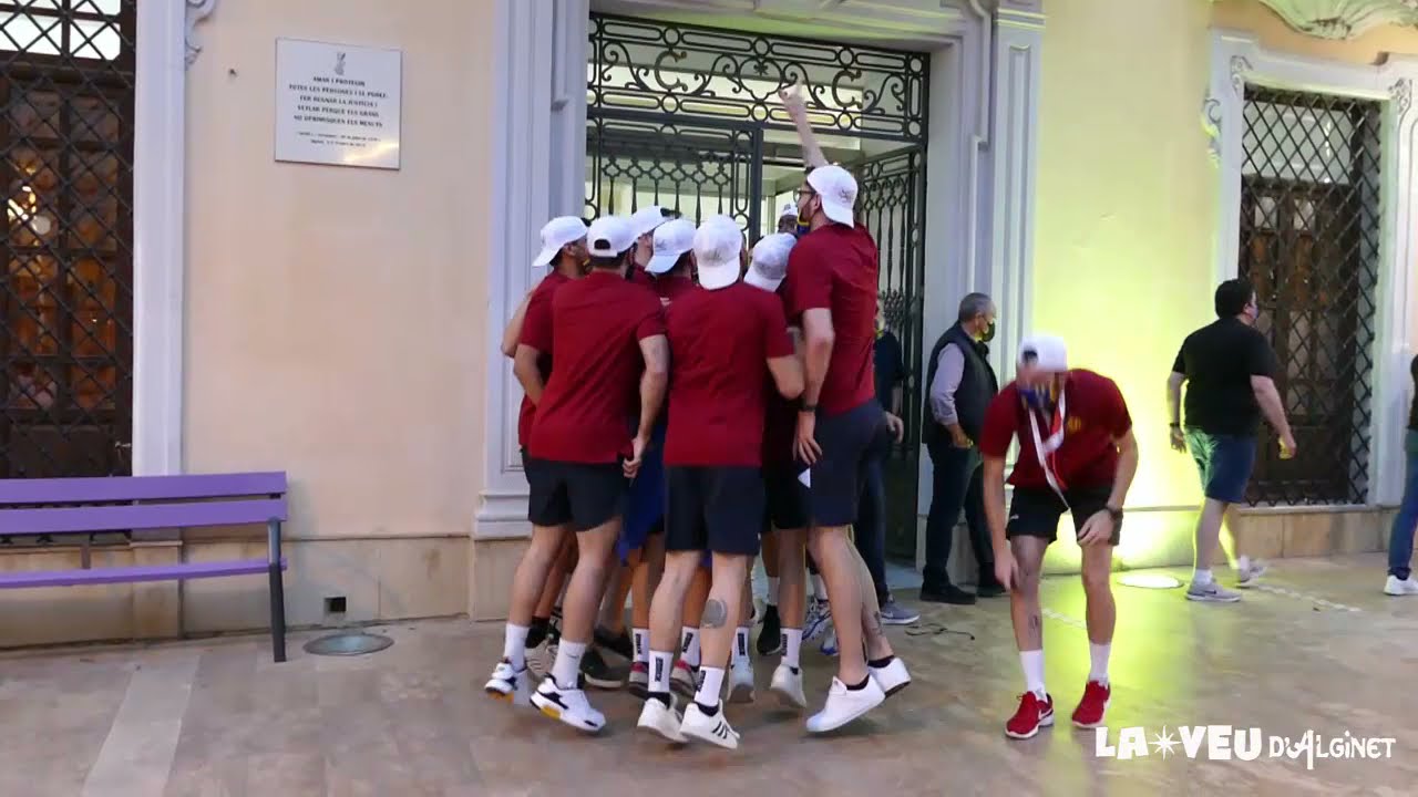 Safir Fruits del club de bàsquet Alginet celebra el seu ascens a LEB Plata