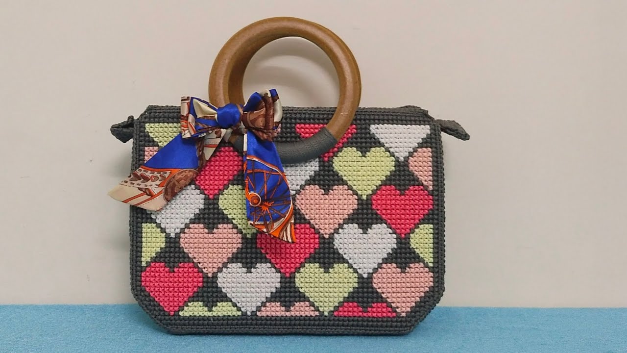 Embroidered handbags/Hướng dẫn thêu chiếc túi có hoa văn trái tim rất xinh xắn