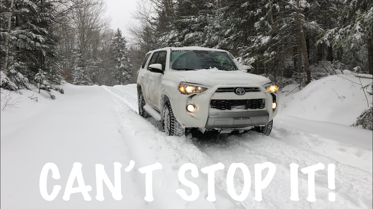 2020 TOYOTA 4RUNNER TRD OFFROAD и BRIDGESTONE BLIZZAKS в условиях сильного снегопада