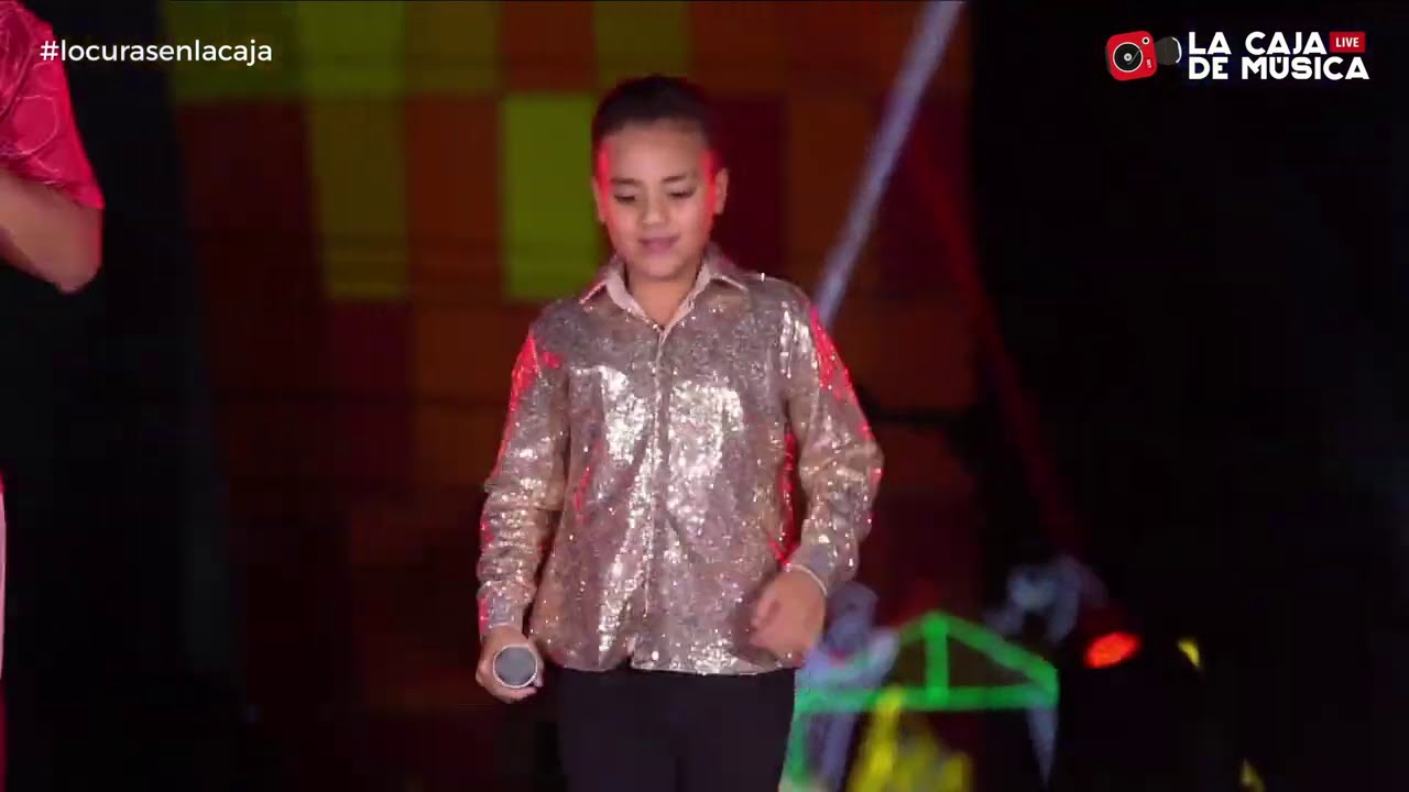 Silvestre Dangond Feat. José Silvestre - Me Tiene Pechichón (En Vivo) l Lanzamiento Las Locuras Mías