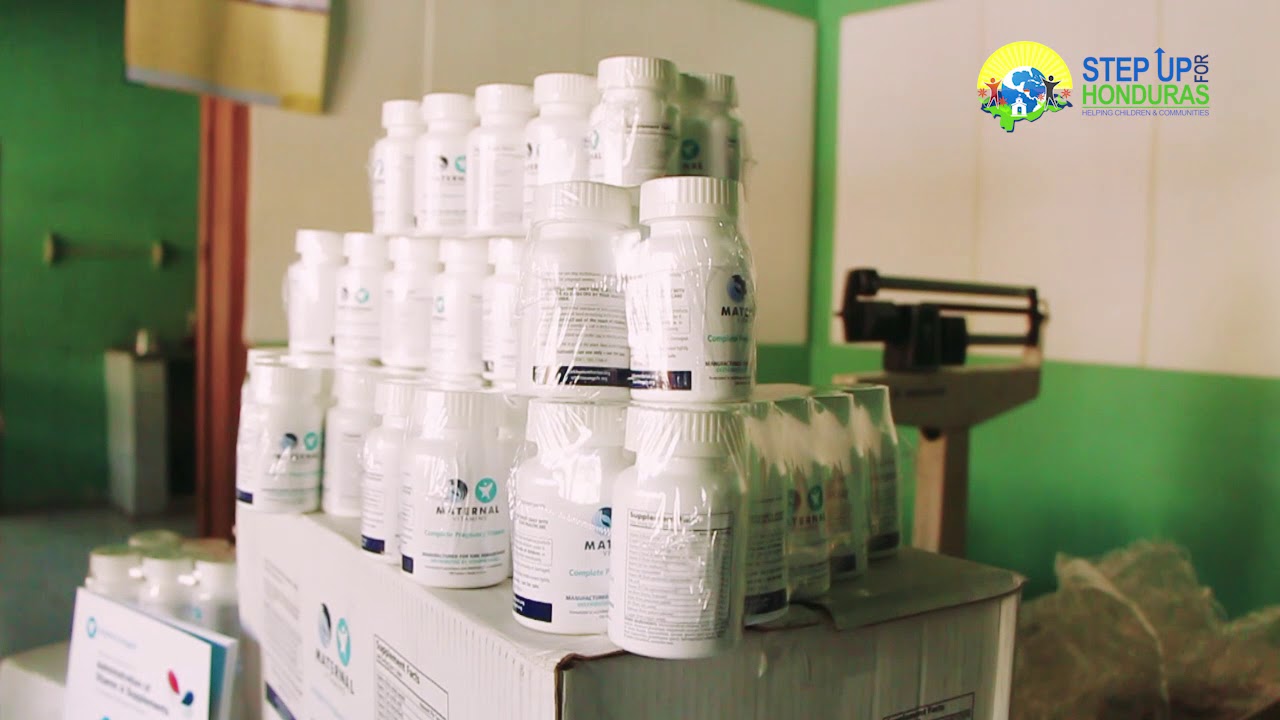 Donación de vitaminas Angel Centro de Salud del Corpus.