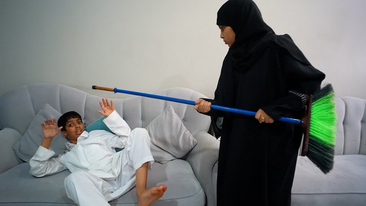 الأم المتسلطه    !!