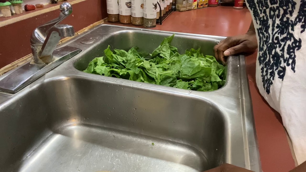 How to Clean Turnip Greens Tutorial #2 @syleasttexassoulfood