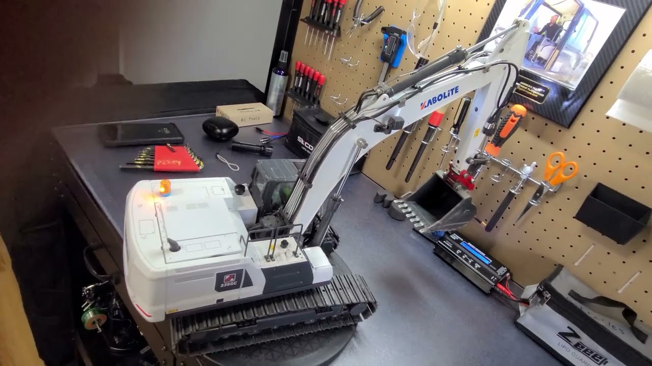 Adjusting Trim on  RC Hydraulic Excavator