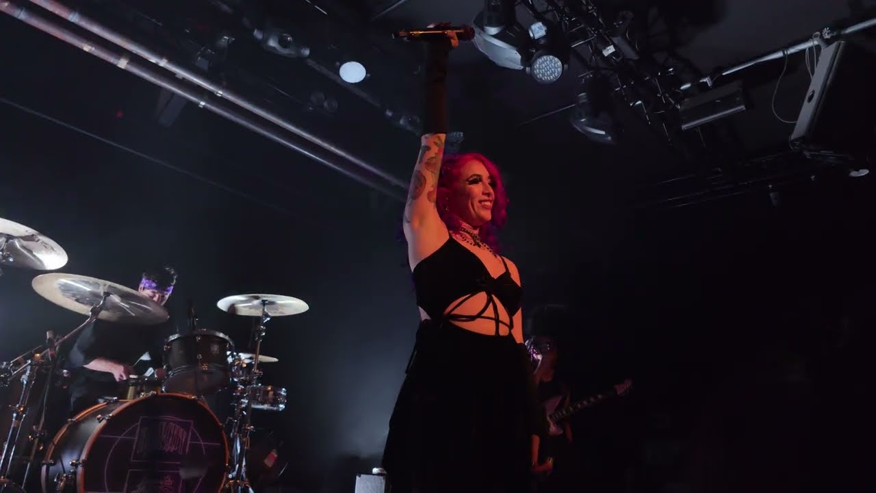 Honey Revenge - Distracted LIVE Frankfurt 2026