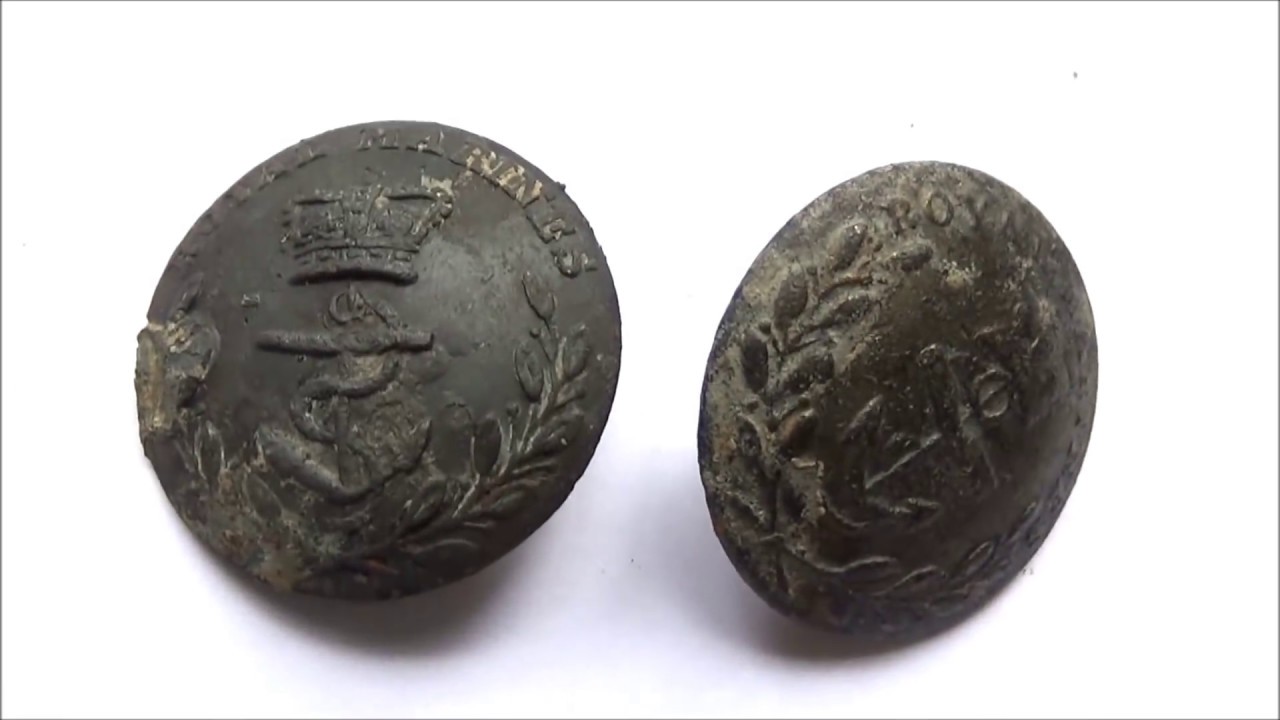 Mudlarking the River Thames London - mystery brooch!