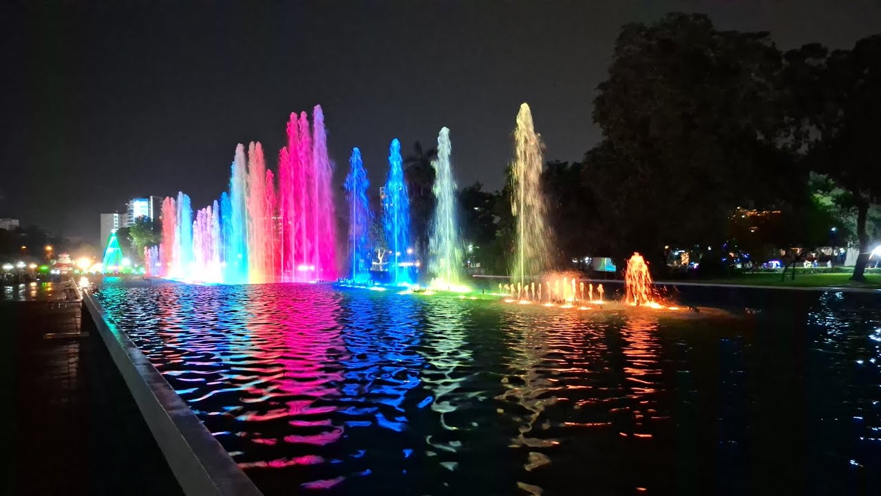 ✨ Circuito Mágico del Agua de Colores que ilumina Lima 💧🌈#CircuitoMágicoDelAgua #AguaDeColores