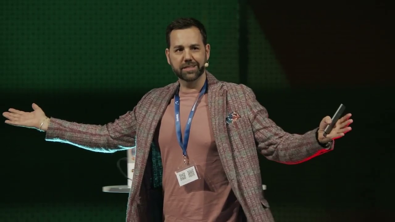 Wie AI-unterstützte Softwarelösungen Ihre Kundenbeziehung revolutionieren | Microsoft, J. Konwalinka