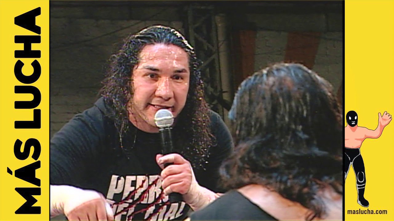 Los Perros del Mal orillan a Charly Manson a jugarse la cabellera con X-Fly