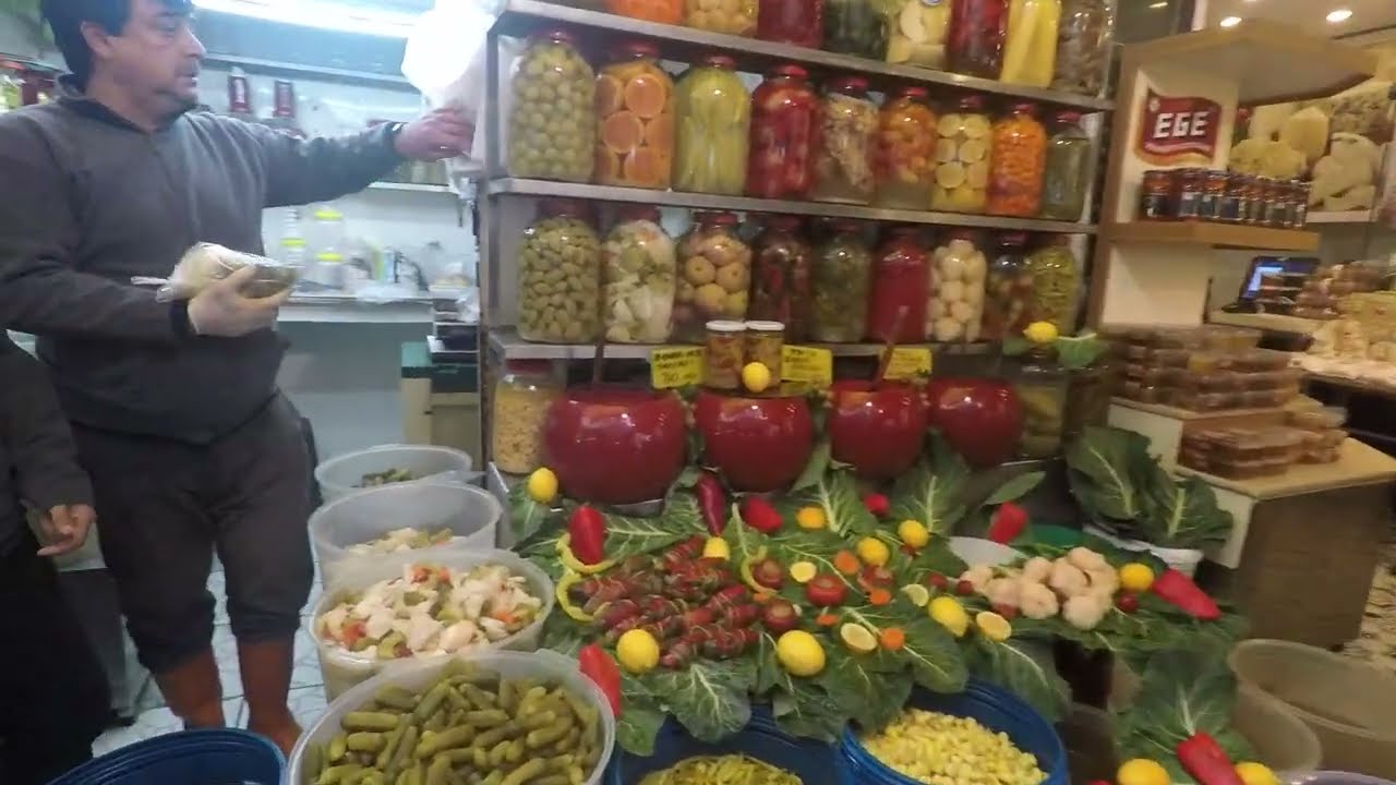 İzmir'in En İyi Turşucusu.Meşhur Kemeraltı Turşucusu.Turşucu Tahsin.Sirke mi yoksa Limon mu?
