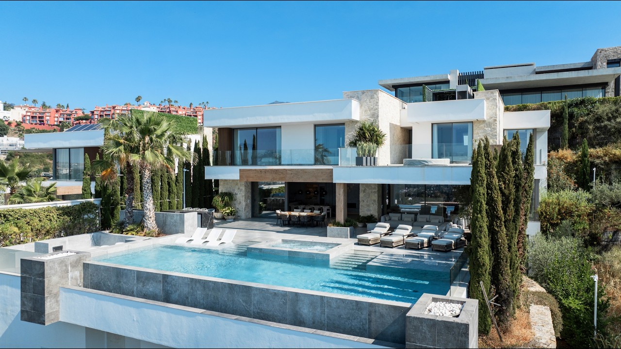 Luxusn&iacute; vila s panoramatick&yacute;m v&yacute;hledem v La Quinta | 10 495 000 &euro;
