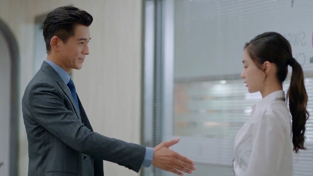💑【MOVIE】灰姑娘發現公司新來的老闆竟是自己的前男友，他還愛著她 #甜寵 #杨颖 #赖冠霖