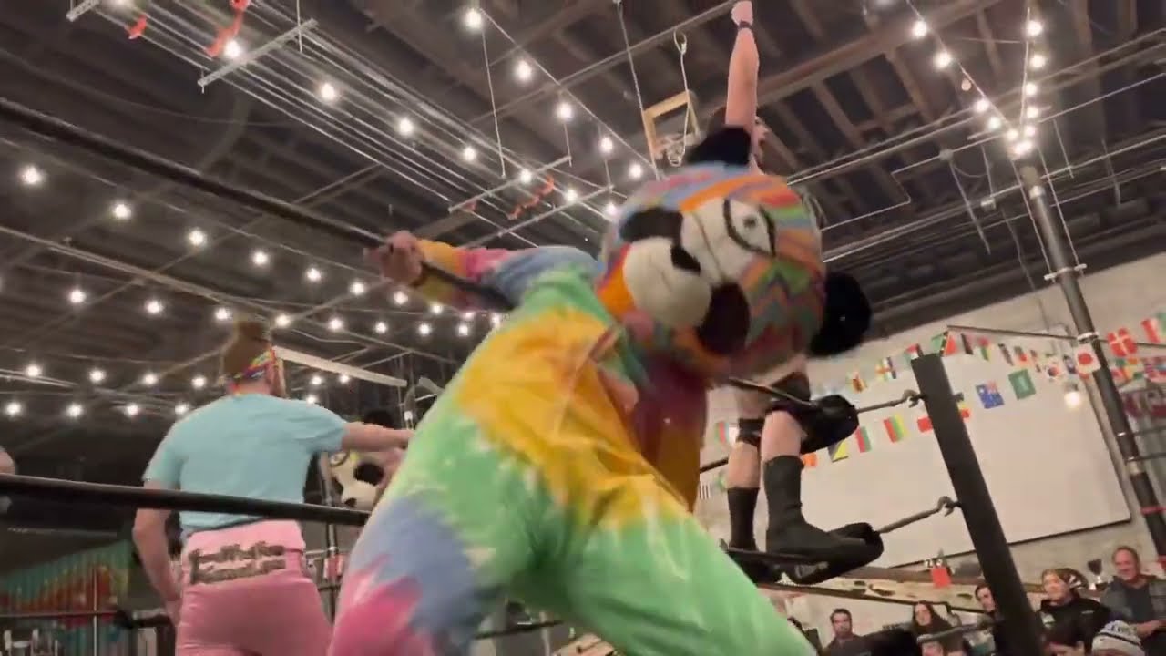 Richard Holliday VS Manbun Jesus (Outlaw Wrestling - Queens Brewery 2022)