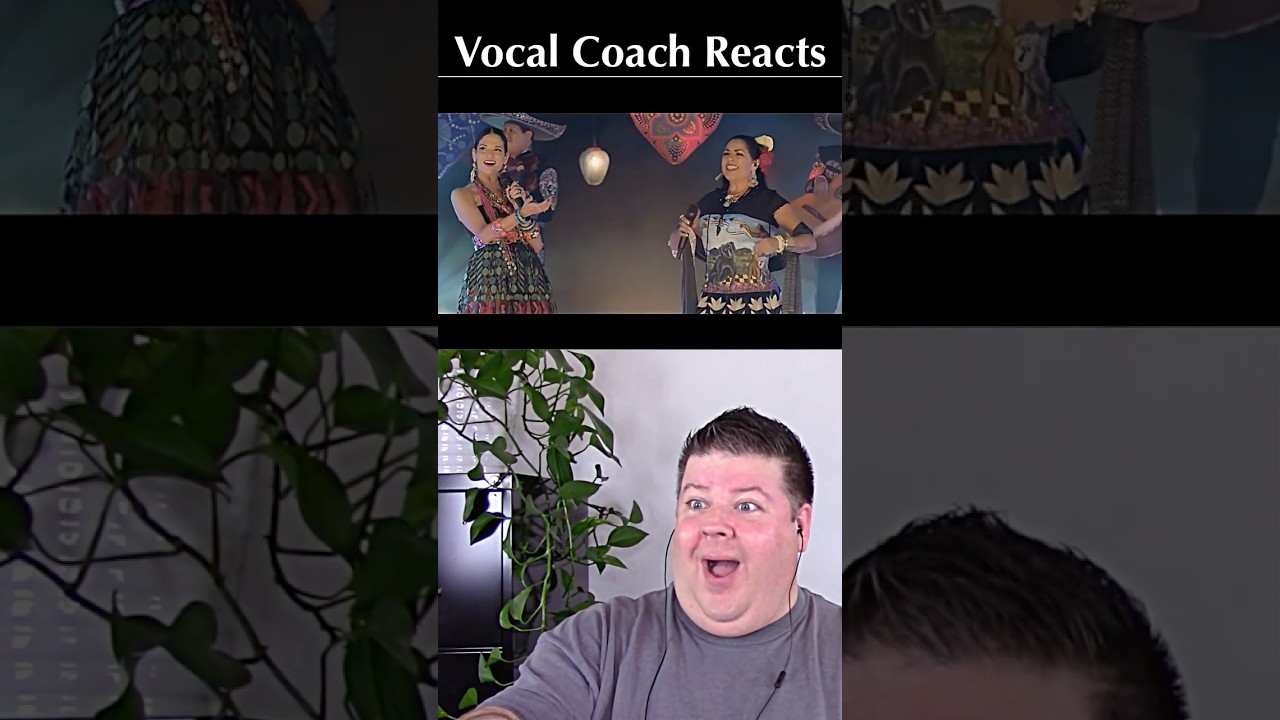 Natalia Jiménez & Lila Downs are amazing singing "La Cigarra"! 