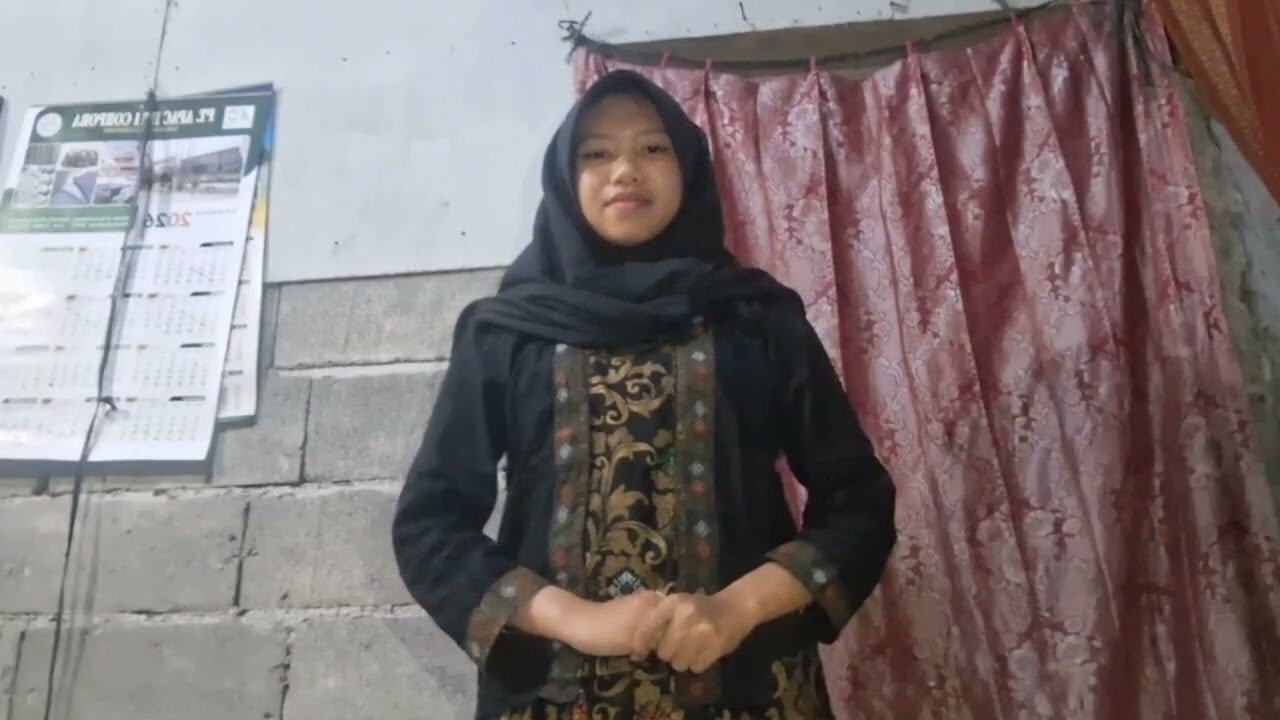 Rosalinda Anggun SM XII.2/25 — Uprak Bahasa Jawa Teks Panatacara