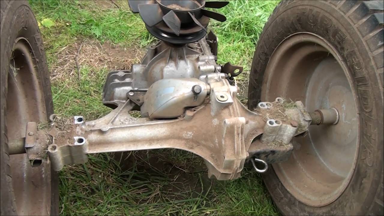 HOW TO REPLACE the Hydrostatic TRANSMISSION on a SNAPPER RIDING LAWNMOWER. Transaxle replaced