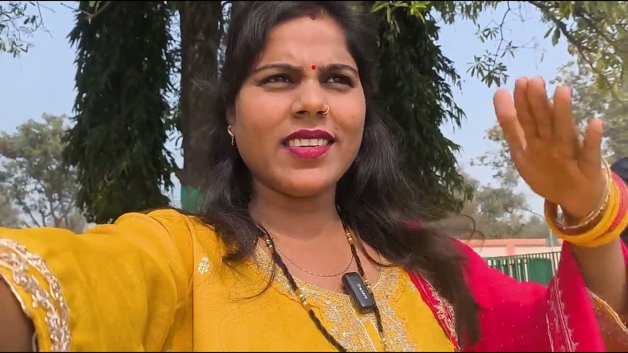 खाकी मंदिर पर ढेर सारे बत्तख के एक साथ एक्सरसाइज कर रही थी 🦙🦄🤣#comedy #
