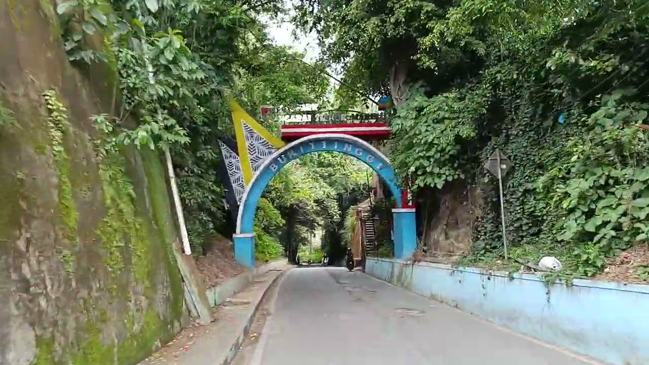 Menyusuri Bukittinggi: Potret Kota dari Atas Motor #bukittinggi 