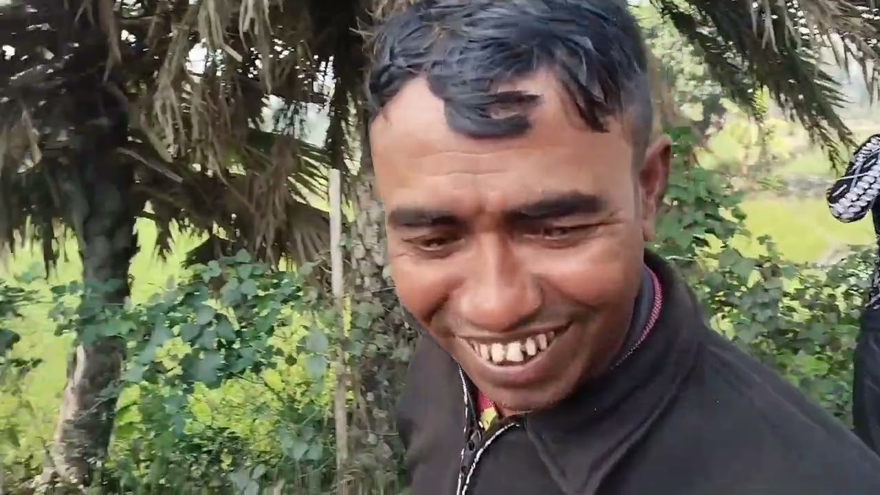 নির্বাচনী কেন্দ্রের চতুর্পাশ ঘিরে ছিল আমাদের এলাকাভিত্তিক ব্যবসায়ীরা, ভিন্ন ভিন্ন ধরনের দোকান নিয়ে