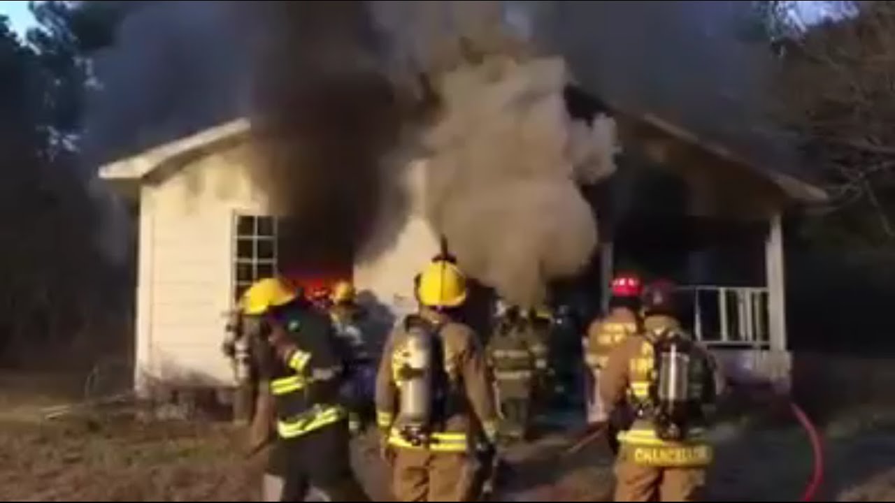 The importance of PPE everywhere on the firegrounds!!!