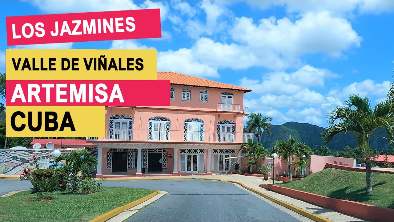 Manejando hacia el Hotel Los Jazmines Valle de Viñales, Pinar del Río Cuba