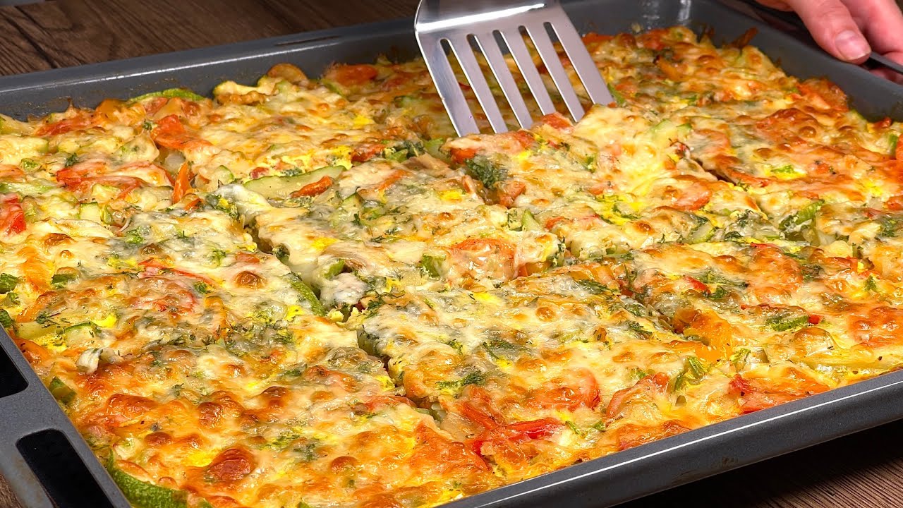 Gießen Sie einfach die Eier über die Zucchini! Dieses Rezept ist ein wahrer Schatz❗
