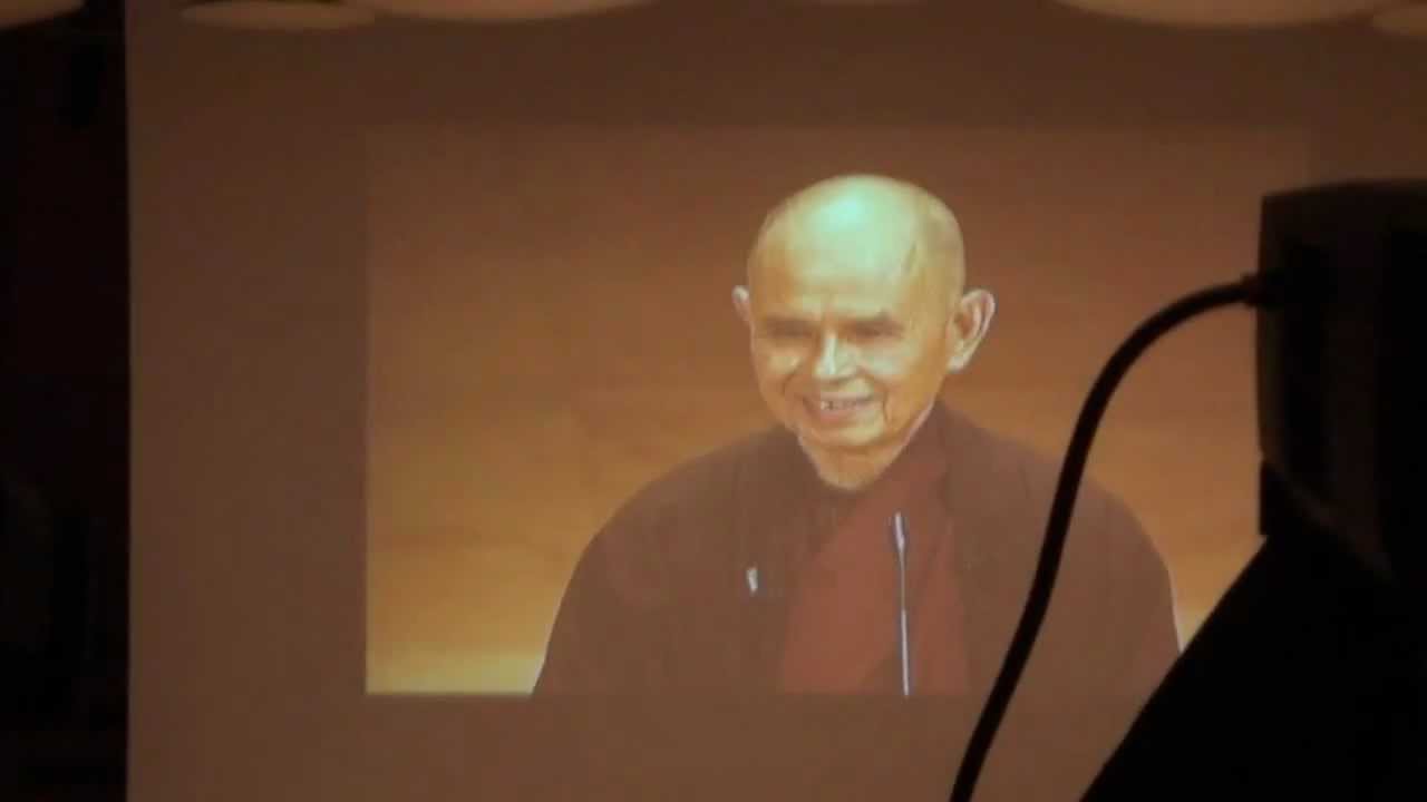 Thich Nhat Hanh - Vivere il momento presente - Living in the present - Part 3/5