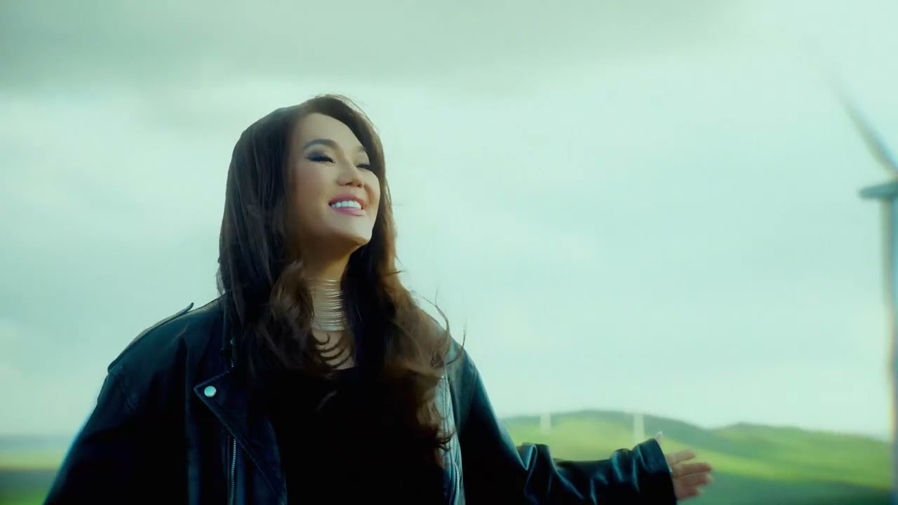 Ariunaa - Үггүй мордсон чи минь ft. Mrs.M (Official Video) Uggui mordson chi min 
